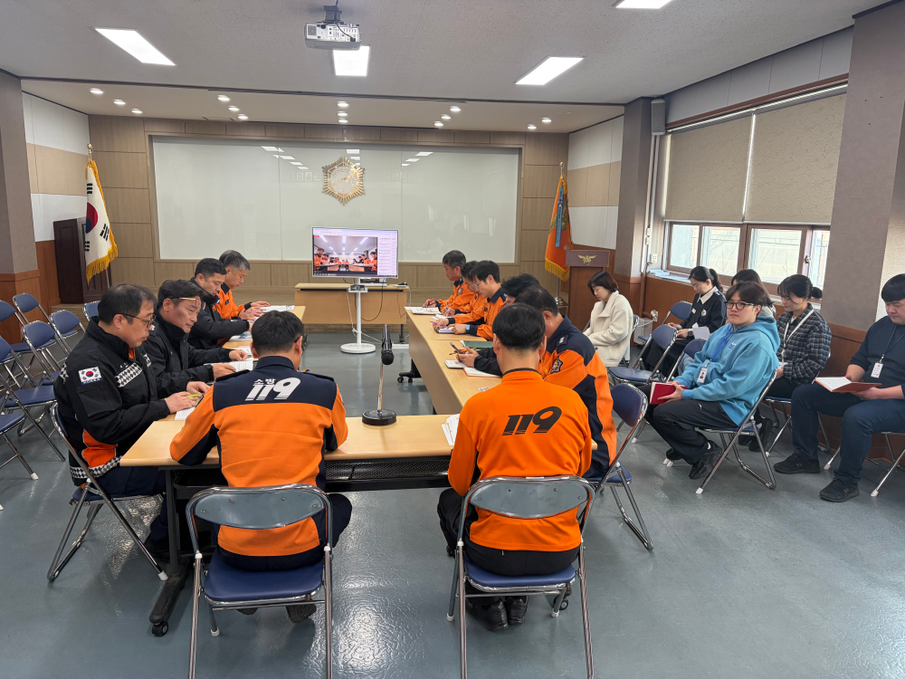 26.3.20. 홍천소방서, ‘소방내전’독서토론회 개최… 대형화재 대응 및 지휘역량 강화 2.jpeg