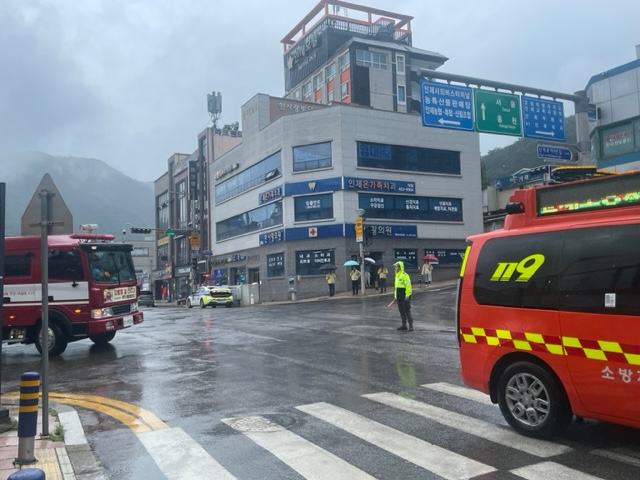 소방차 길 터주기 사진(인제).jpg