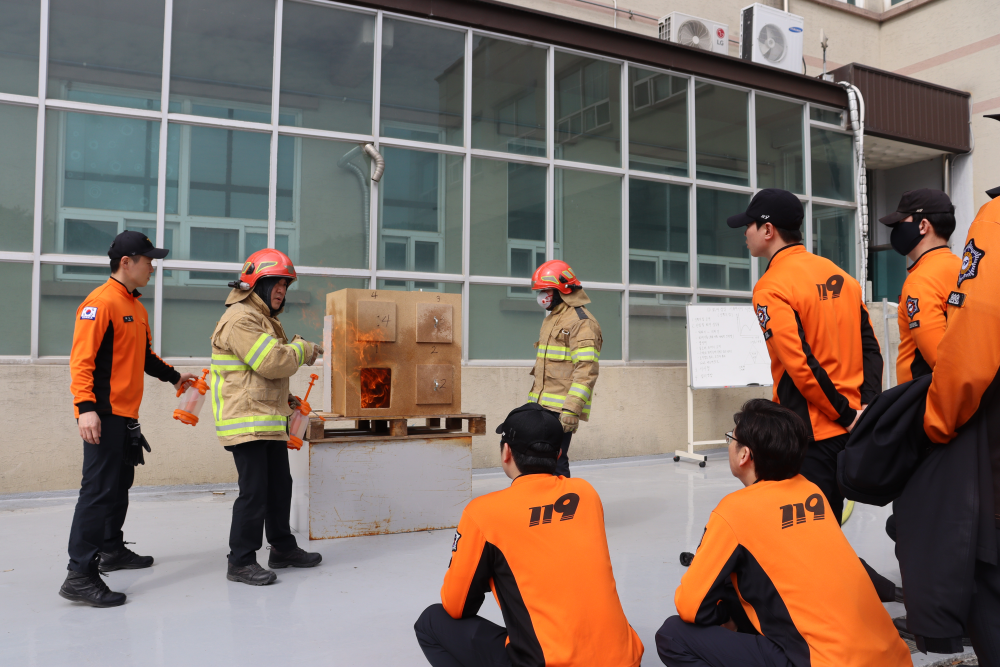 2026-03-25. 정선소방서 119구조대 화재 성상 체험 훈련 2.JPG