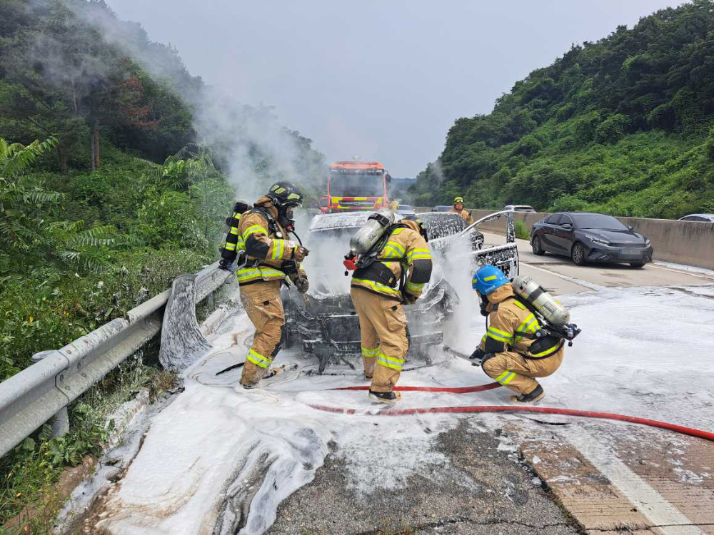 원주 호저면 중앙고속도로 차량화재(230813)_1.jpg