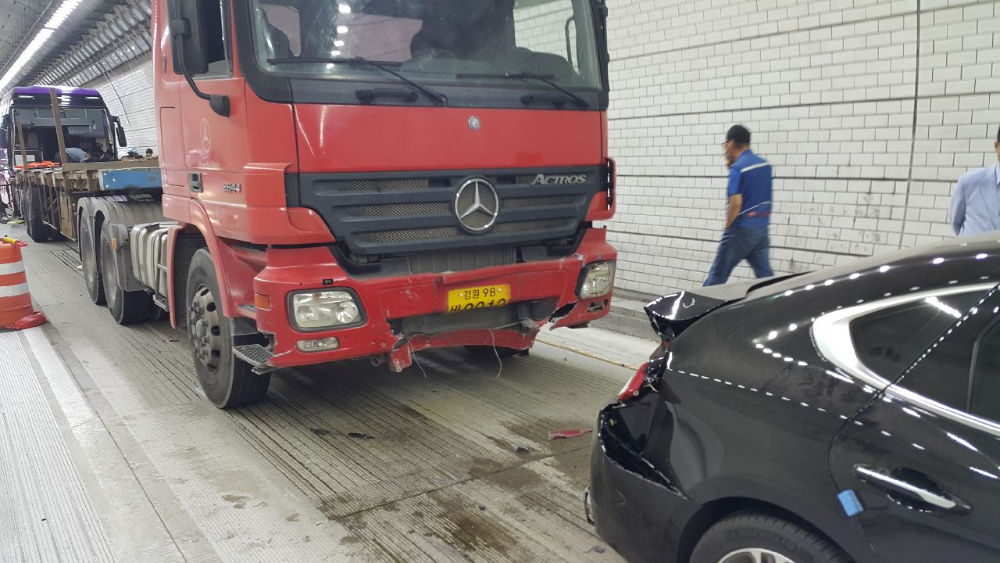 횡성둔내_터널에서_5중_추돌_사고_일어나(4).jpeg