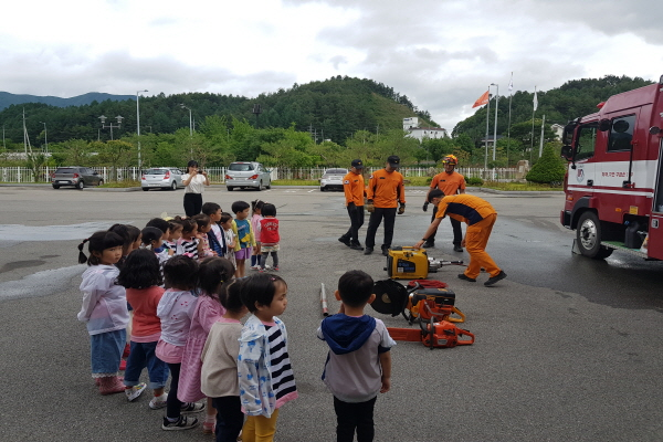 메밀꽃유치원_구조장비_관람.jpg