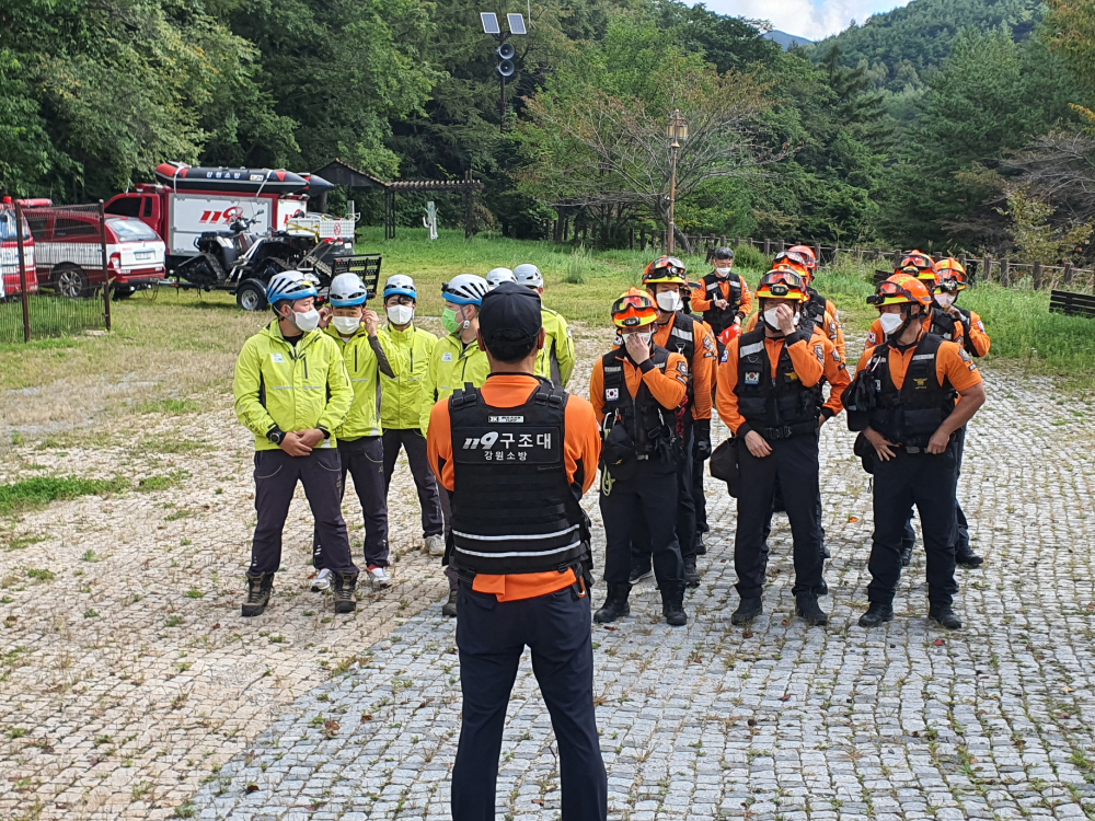 [보도자료-태백소방서] 2021.9.16. 태백소방서, 가을철 산악사고 대비 유관기관 합동 산악구조훈련 실시 (1).jpg