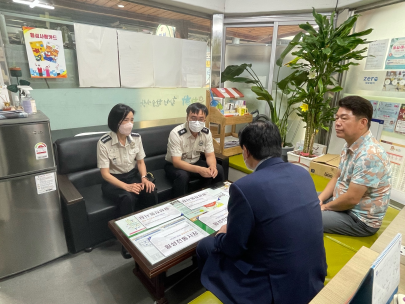 윤상기 강원소방본부장·김명기 횡성군수, 추석연휴 대비 횡성전통시장 안전지도 방문