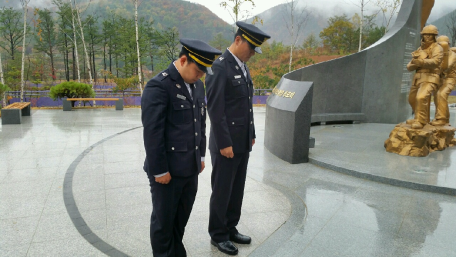 신규 직원 임용에 따른 순직 소방공무원 추모비 참배